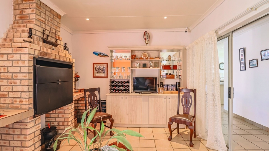3 Bedroom Property for Sale in Safari Gardens North West